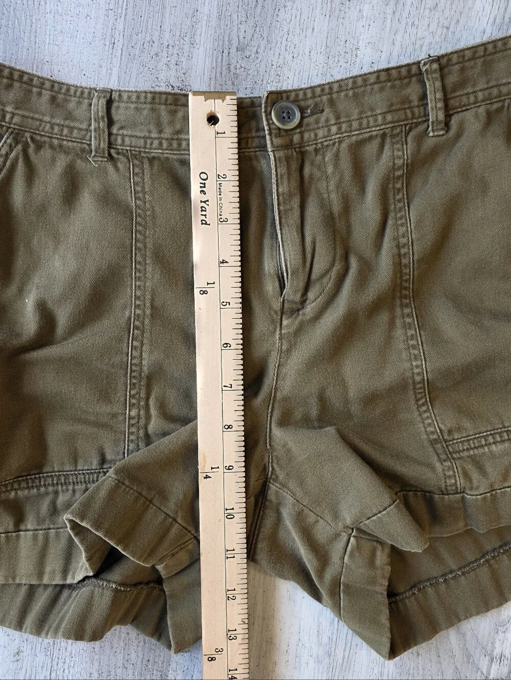 Old Navy Women’s 6 Olive Green Utility Shorts